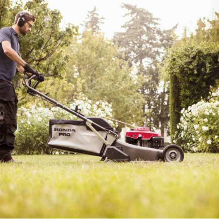 HONDA HRH 536 QX Petrol Lawn Mower (self-propelled) - Image 2