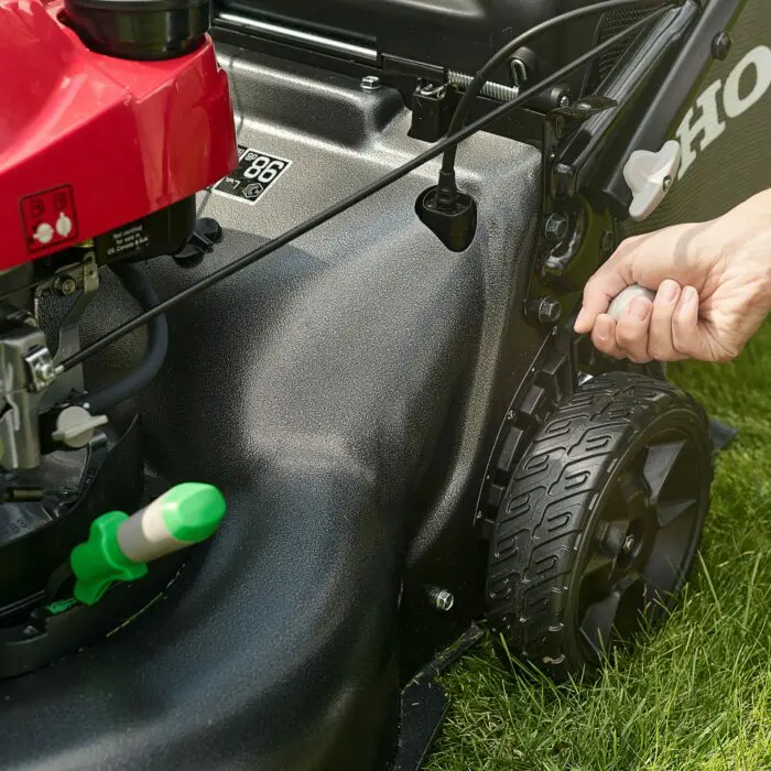 HONDA IZY HRN 536 VY Petrol Lawnmower - Image 4
