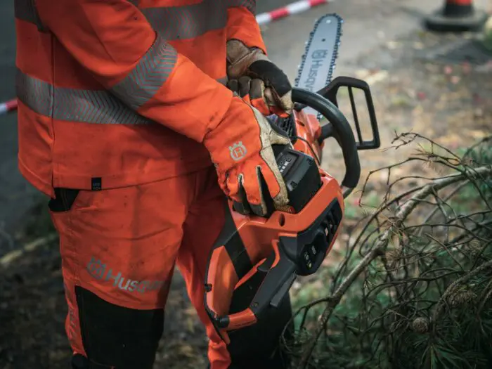 HUSQVARNA T540I XP Cordless Chainsaw (Shell Only) - Image 4