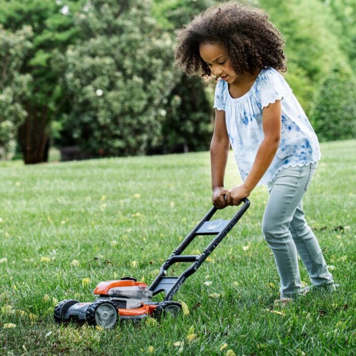 HUSQVARNA Toy Lawnmower - Image 5