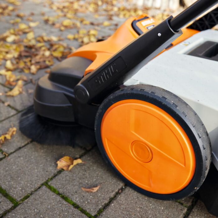 STIHL KGA 770 Cordless Floor Sweeper (Shell Only) - Image 2