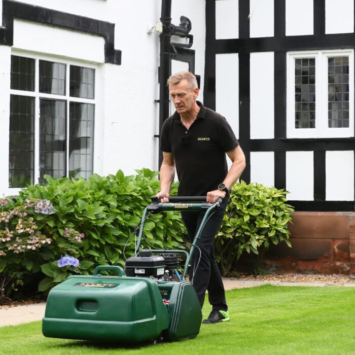 ALLETT KENSINGTON 20B Petrol Cylinder Mower - Image 2