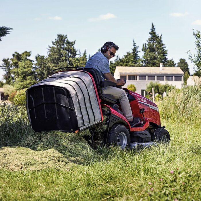 HONDA HF 2625 HME Premium Petrol Lawn Tractor - Image 3