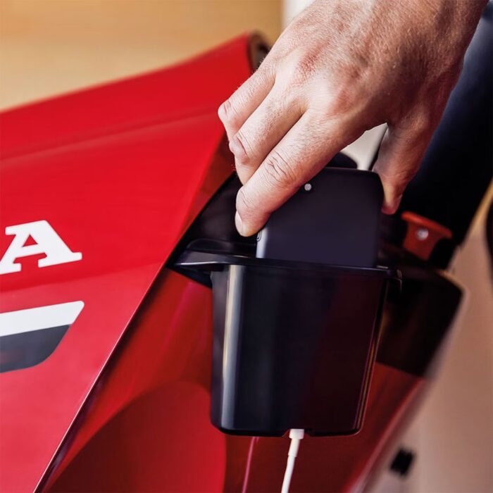 HONDA HF 2625 HTE Premium Petrol Lawn Tractor - Image 3