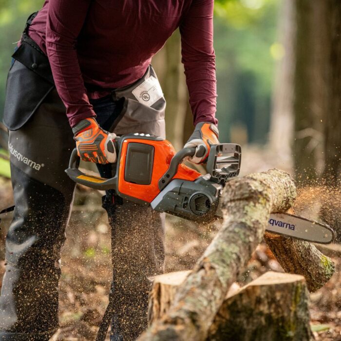 HUSQVARNA 225i Cordless Chainsaw - Image 4