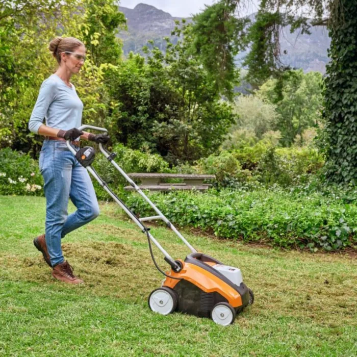 STIHL RLA 240 Cordless Scarifier (Promo Kit) - Image 5
