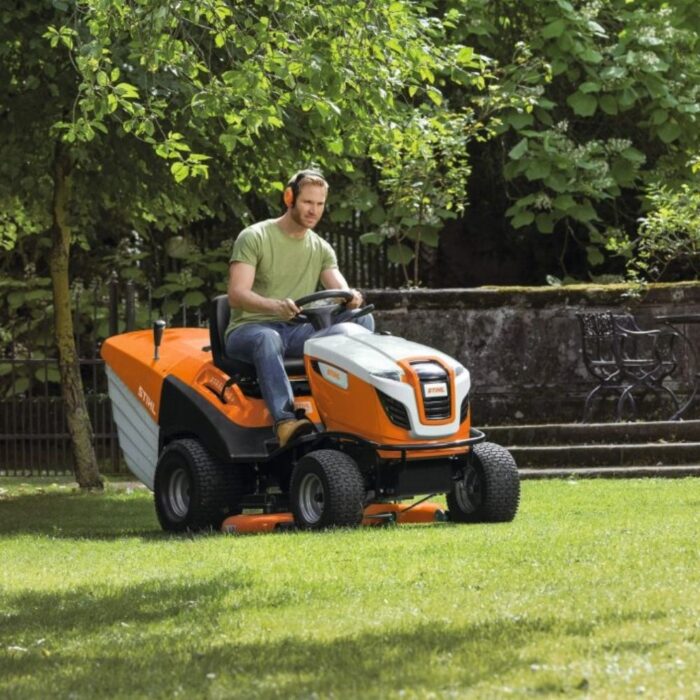STIHL RT 6127 ZL Petrol Ride-On Mower - Image 3