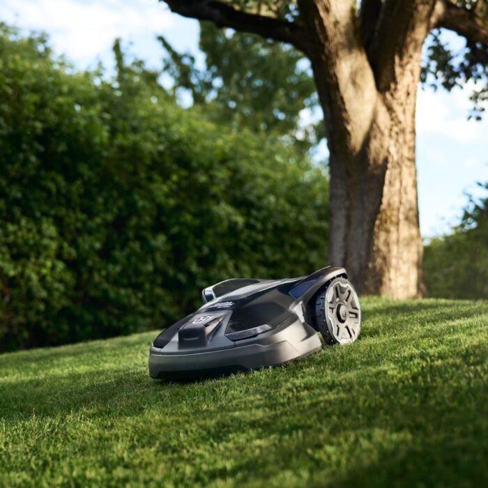 HUSQVARNA AUTOMOWER® 320 NERA Robotic Mower