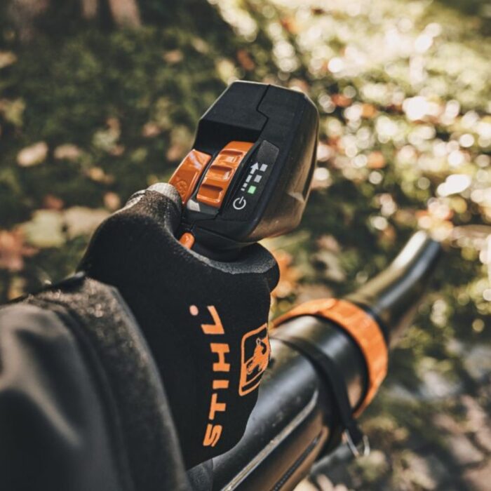 STIHL BGA 300 Cordless Backpack Leaf Blower (Shell Only) - Image 6