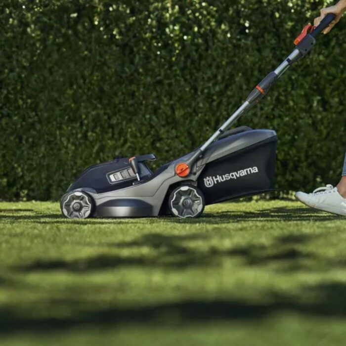HUSQVARNA Aspire LC34-P4A Battery Lawnmower (Kit) - Image 7