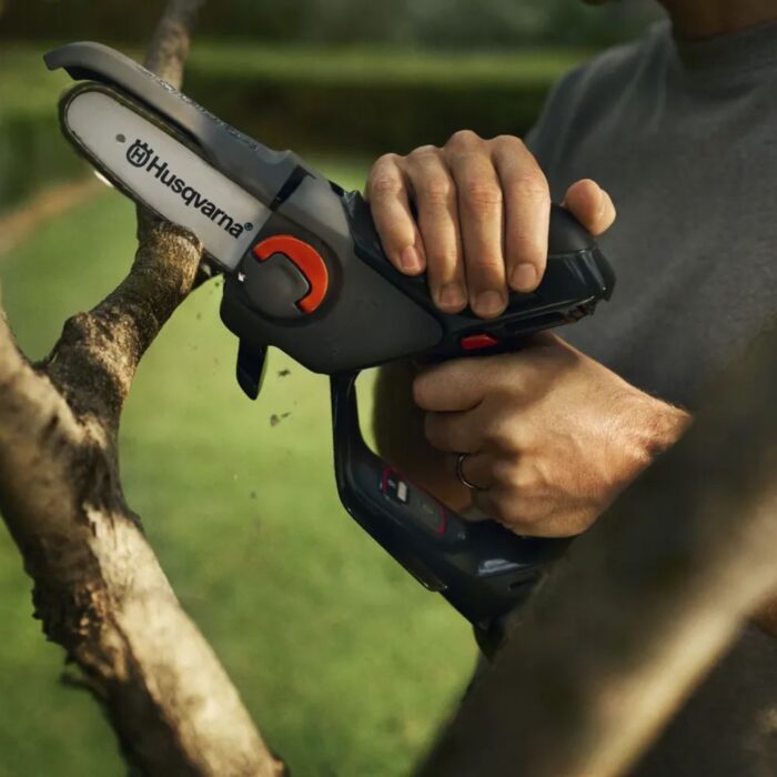 HUSQVARNA ASPIRE P5-P4A Cordless Pruner (Kit) - Image 5