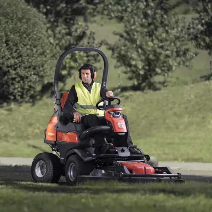 HUSQVARNA P 524X EFI Ride-On Mower - Image 5