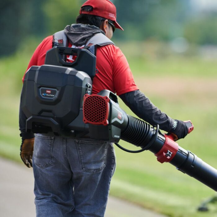 TORO Revolution 60V Max Backpack - Image 3