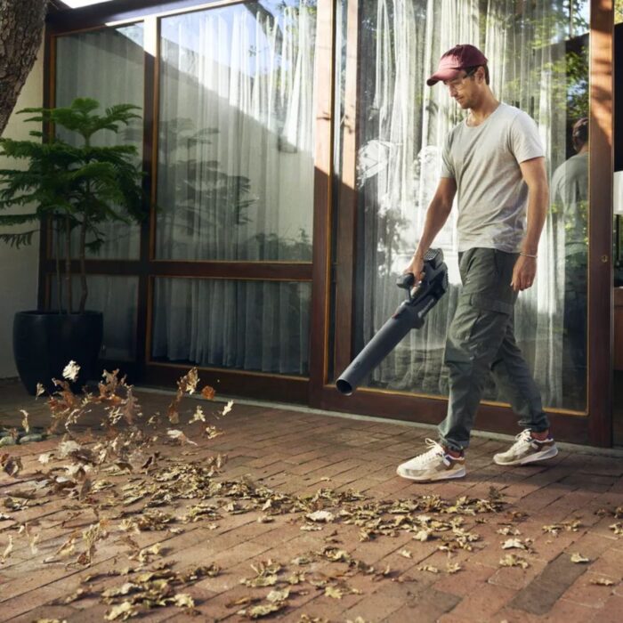 HUSQVARNA Aspire B8X-P4A Cordless Handheld Leaf Blower (Kit) - Image 2