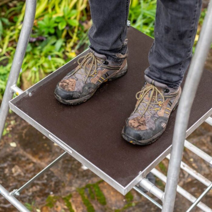 HENCHMAN Hi-Step Platform Ladder - Image 5