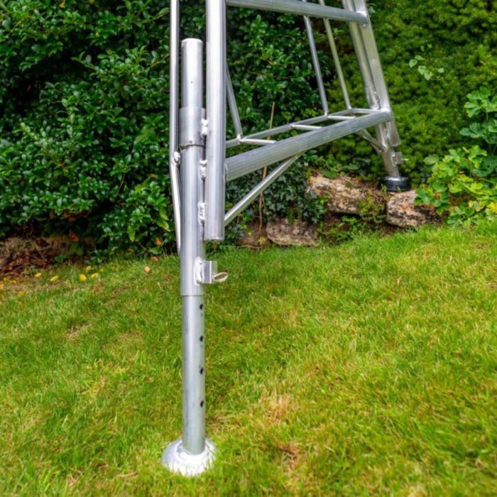 HENCHMAN Professional Tripod Ladder - Image 4