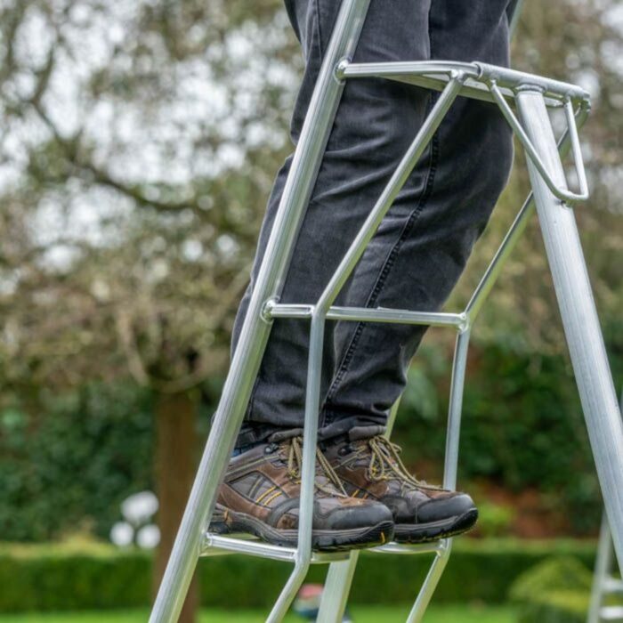HENCHMAN Professional Tripod Ladder - Image 5