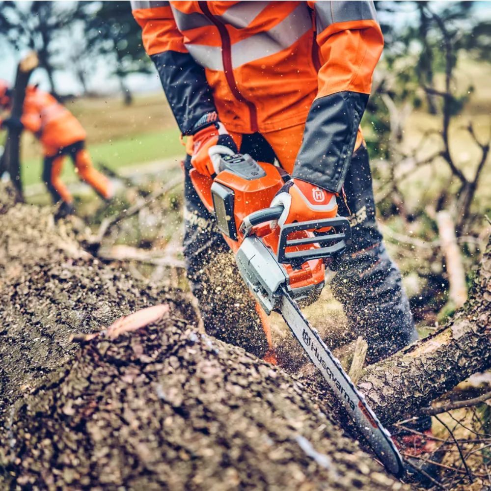 HUSQVARNA 542i XP Battery Chainsaw (Shell Only) - Image 2