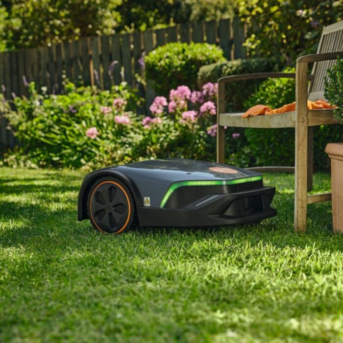 STIHL iMOW® 5 EVO Robotic Mower - Image 2