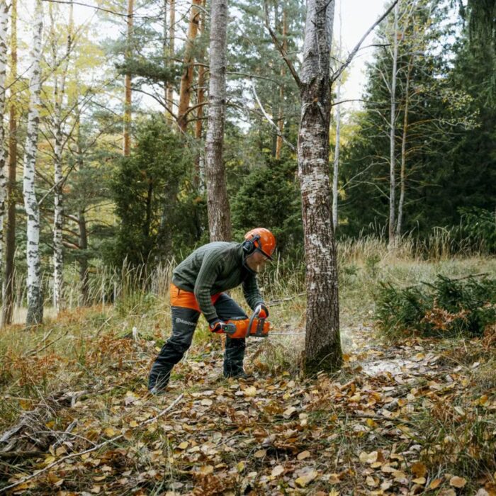 HUSQVARNA 435i Cordless Chainsaw (Shell Only) - Image 3