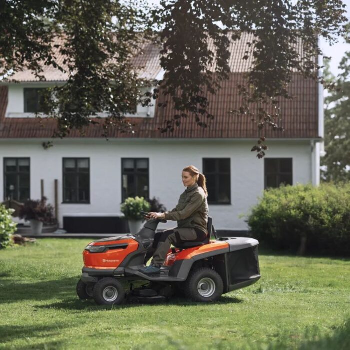 HUSQVARNA TC 100i Battery Garden Tractor - Image 2