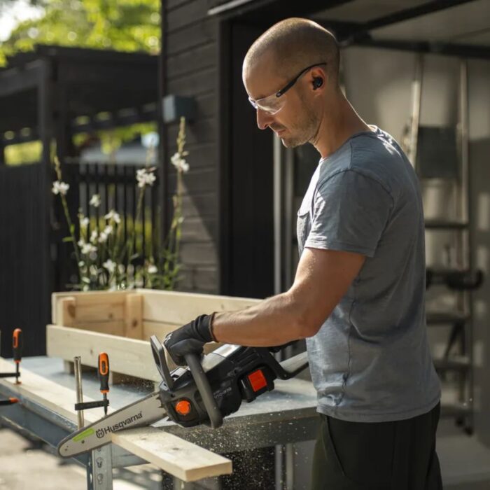 HUSQVARNA Aspire™ C15X-P4A Battery Chainsaw (Shell Only) - Image 5