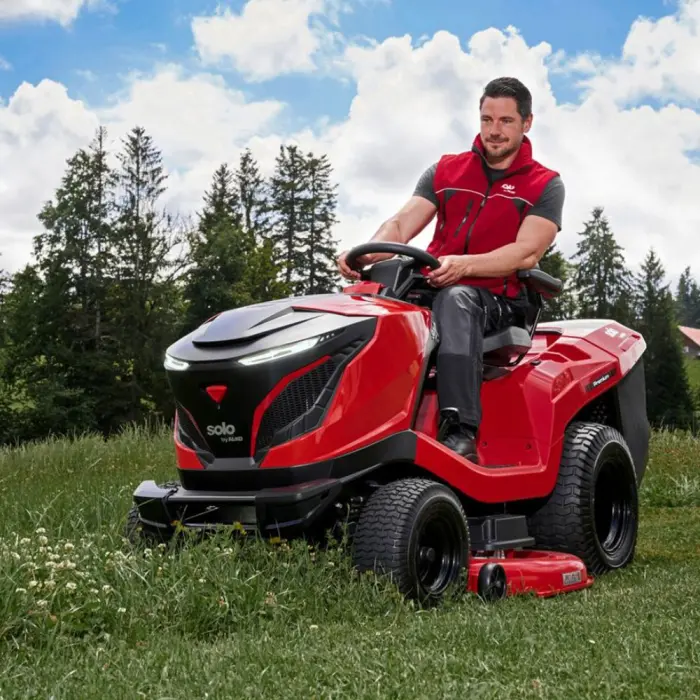 AL-KO Premium T22-105 HD V2 SD Rear Collector Garden Tractor - Image 5