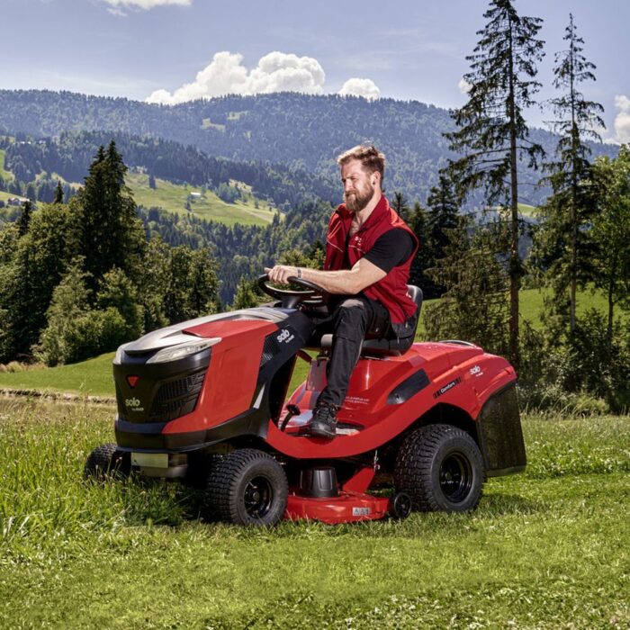 AL-KO T15-103.3 HD-A Petrol Lawn Tractor - Image 3
