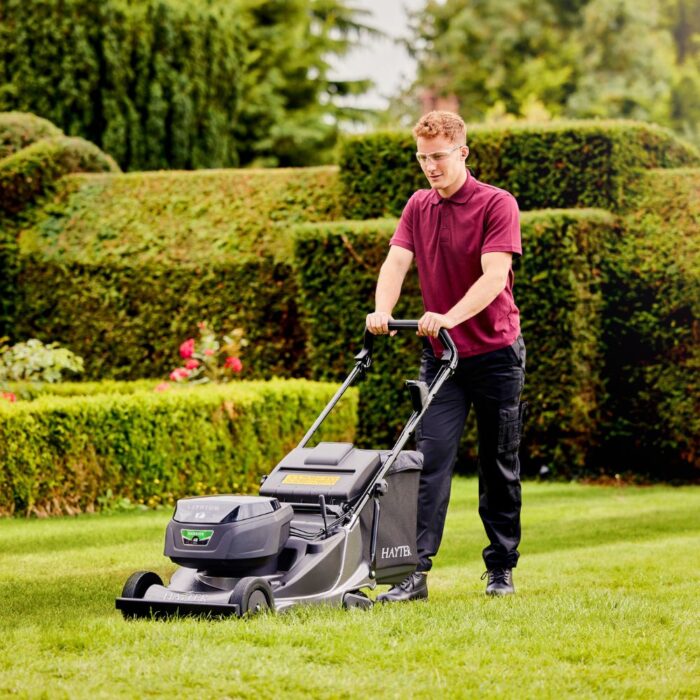 HAYTER Harrier 48 Pro 60V Cordless Lawn Mower (SHELL ONLY) - Image 2