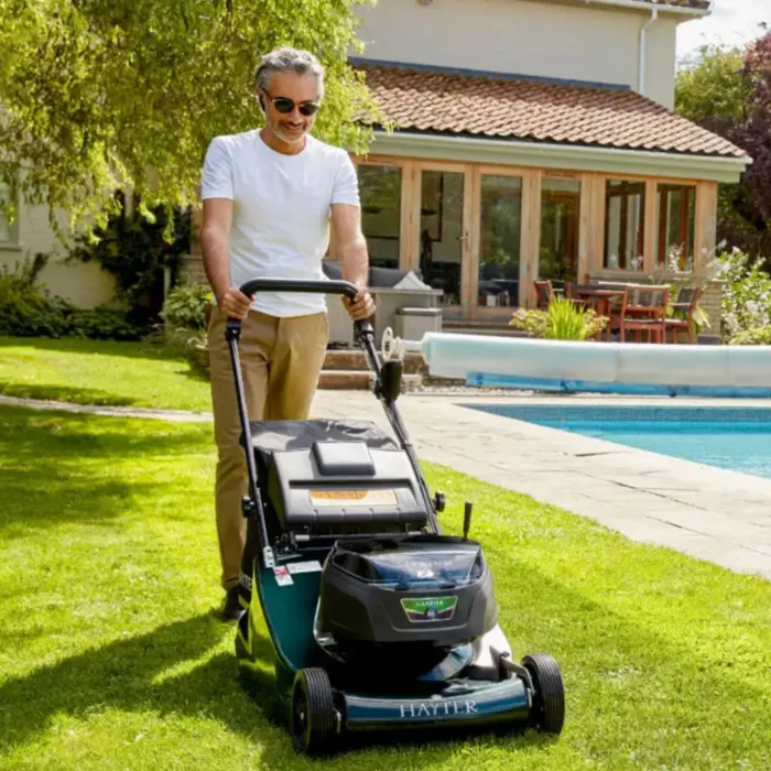 HAYTER Harrier 56 VS Cordless Roller Mower (Shell Only) - Image 4