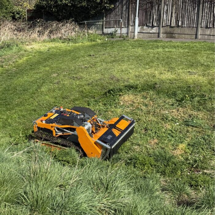 AS-MOTOR AS 1000 OVIS RC Remote-Controlled Petrol Flail Mower - Image 8