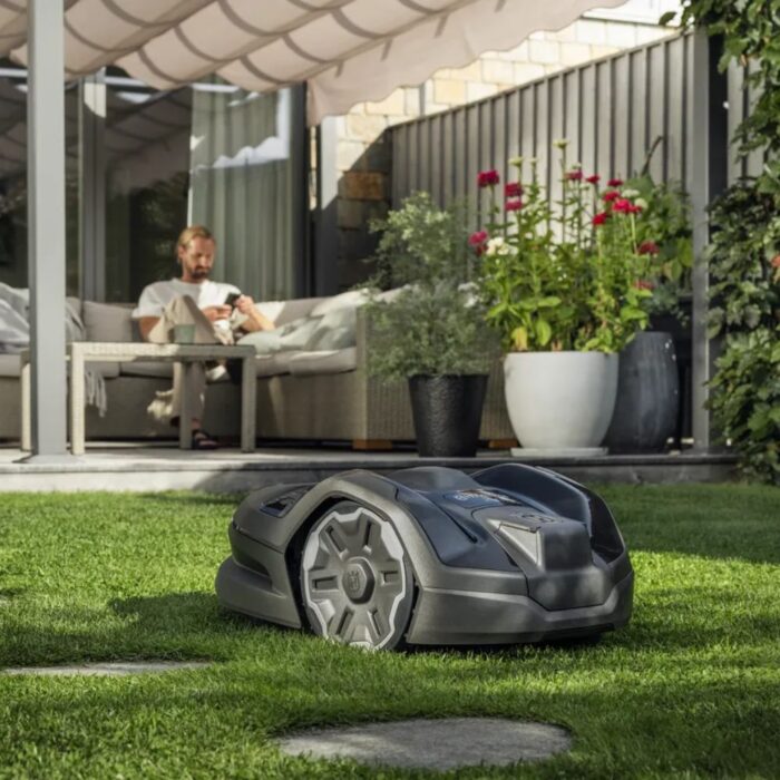 HUSQVARNA Automower® 305E NERA Robotic Mower (wired or wire-free installation) - Image 4