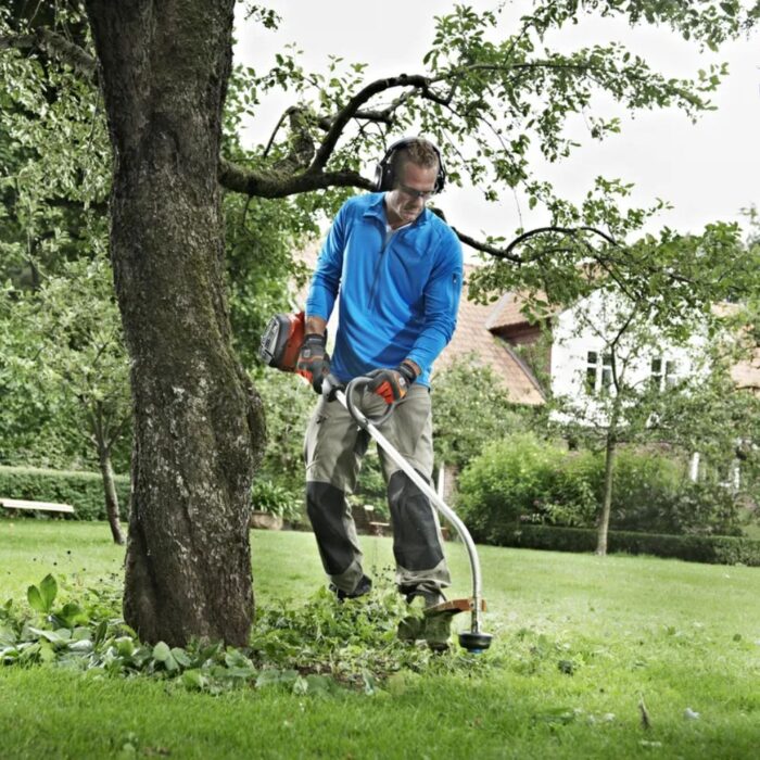 HUSQVARNA 129C Petrol Grass Trimmer - Image 2