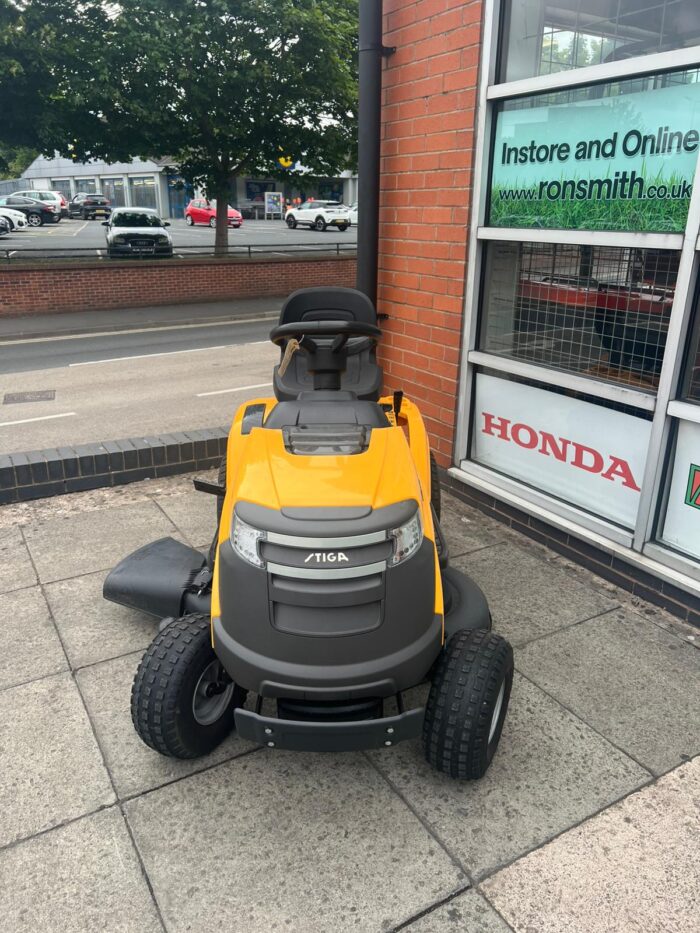 STIGA TORNADO 3108H Petrol Lawn Tractor (secondhand) - Image 3