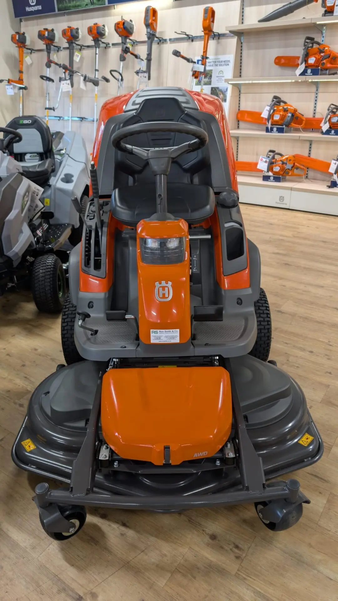 HUSQVARNA RC320T AWD Ride-On Tractor 112cm Combi Deck For Sale