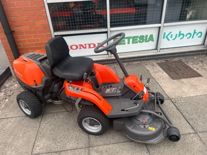HUSQVARNA R112C Ride-On Tractor + 85cm Combi Deck (secondhand)