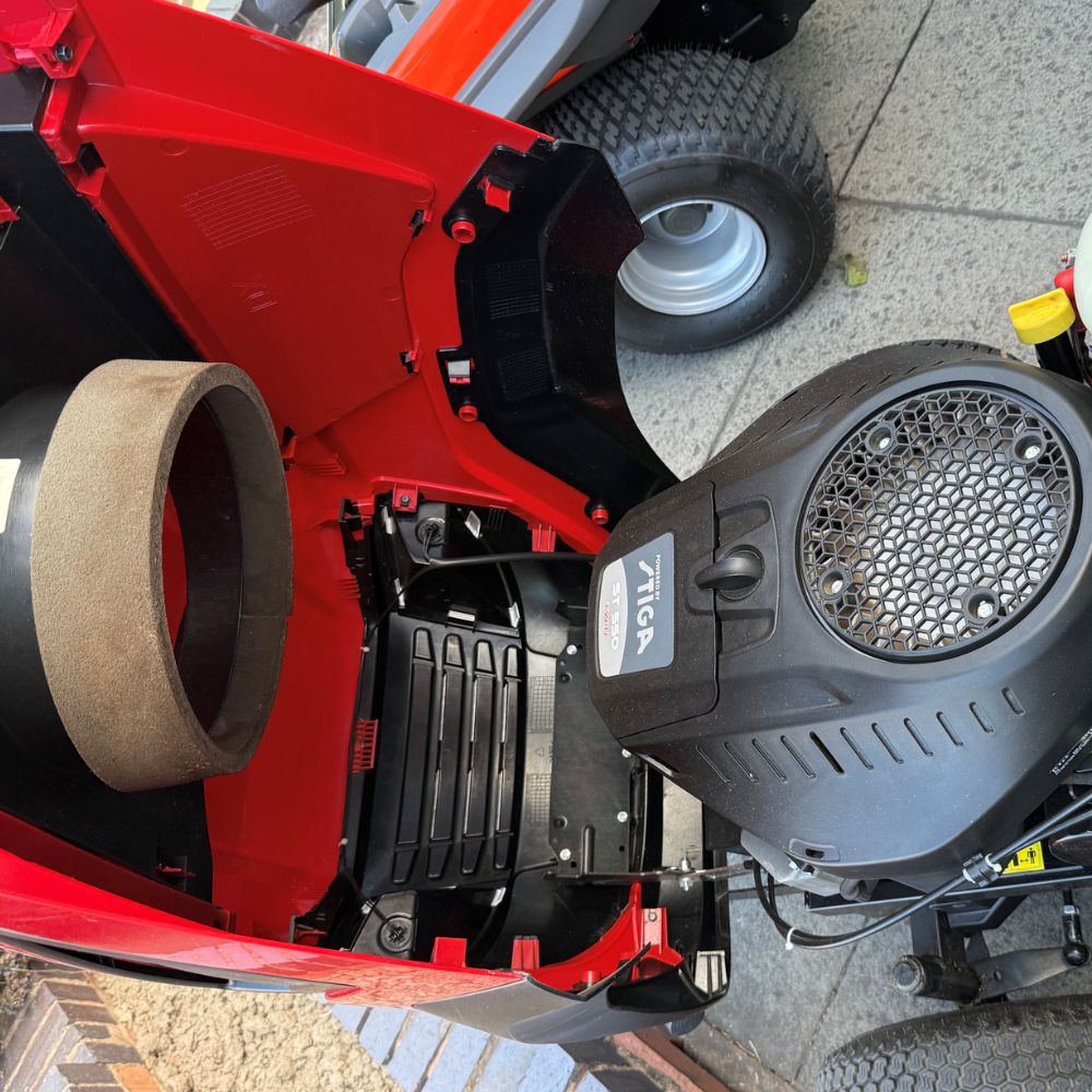 Mountfield 1736H Twin-Cylinder Lawn Tractor (Secondhand) - Image 2