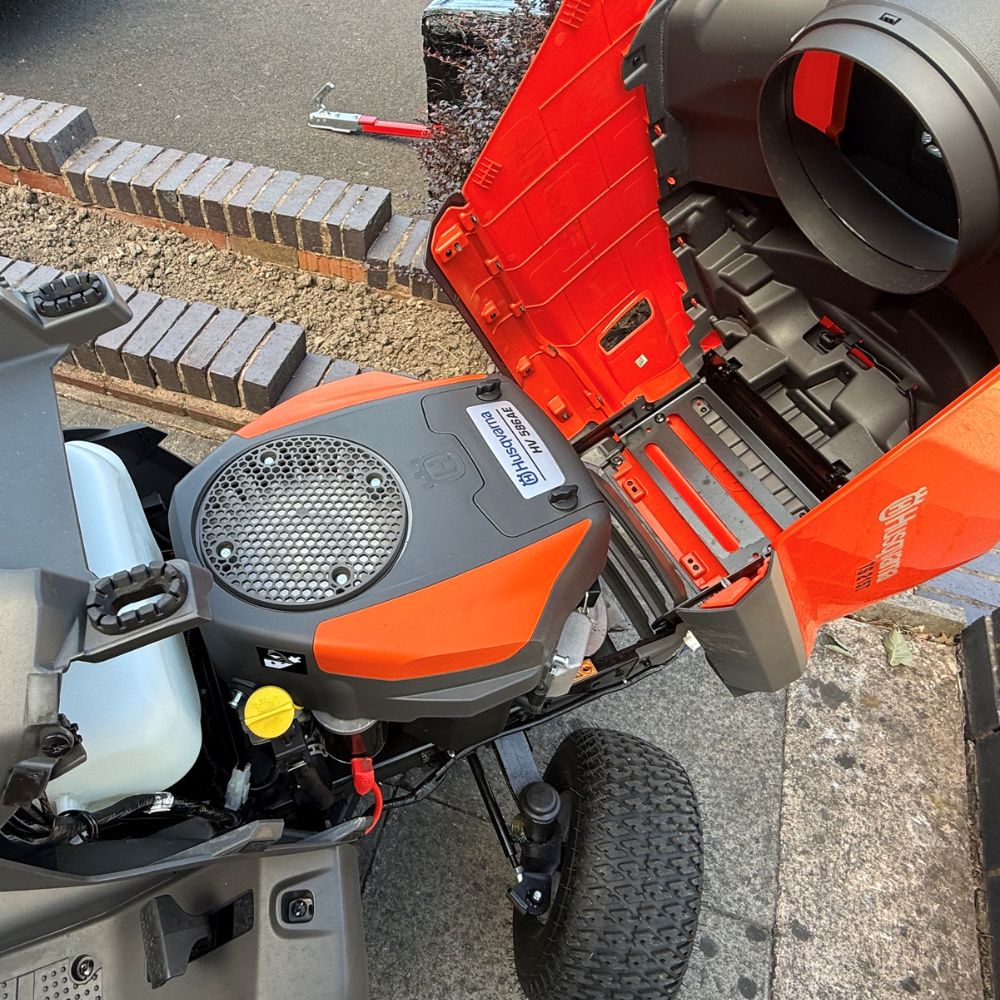 HUSQVARNA TS 215T Petrol Garden Tractor (Secondhand) - Image 2