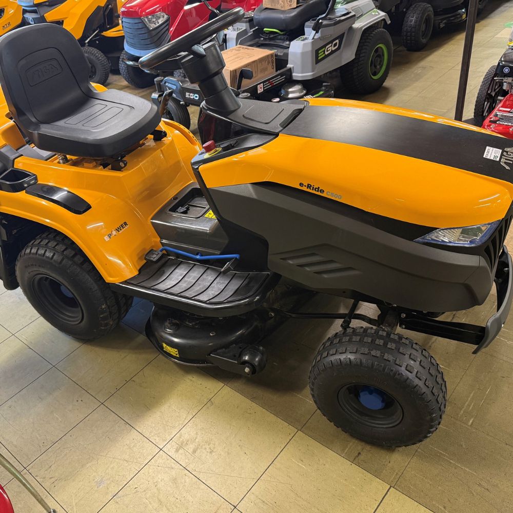 STIGA e-Ride C500 Battery Powered Lawn Tractor (Secondhand) - Image 2