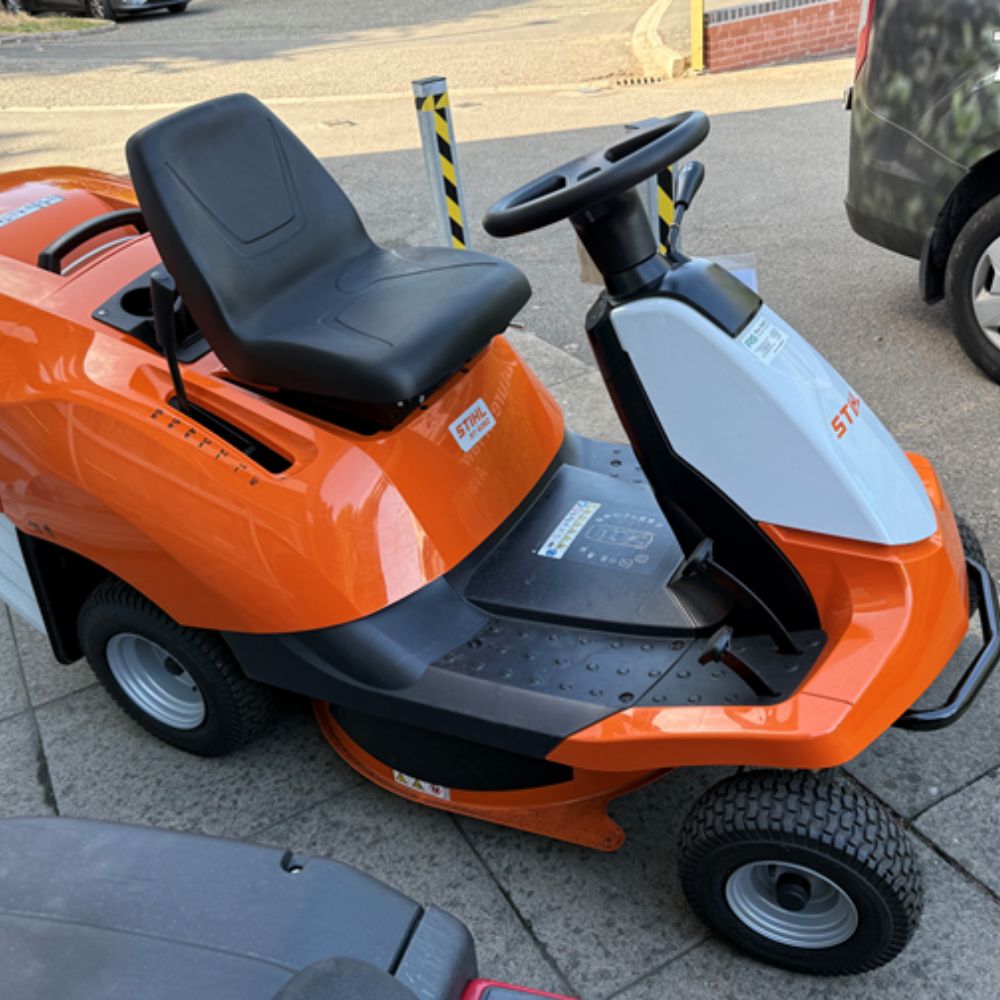 STIHL RT 4082 Petrol Lawn Rider (Secondhand) - Image 2