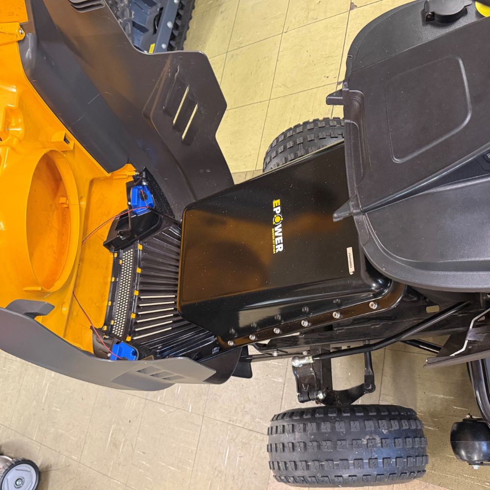 STIGA e-Ride C500 Battery Powered Lawn Tractor (Secondhand) - Image 3