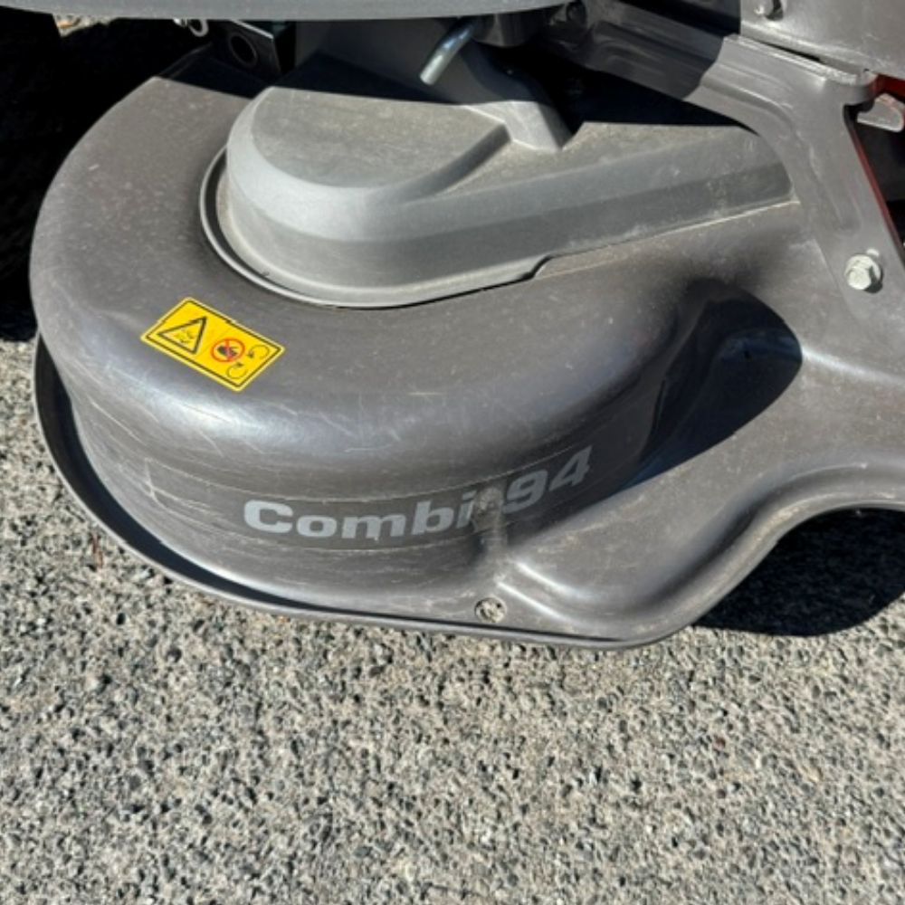 KUBOTA BX2350 60" Side Discharge Compat Tractor (Secondhand) - Image 3