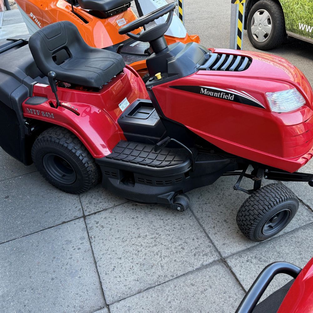 MOUNTFIELD MTF 84M Lawn Tractor (Secondhand) - Image 4