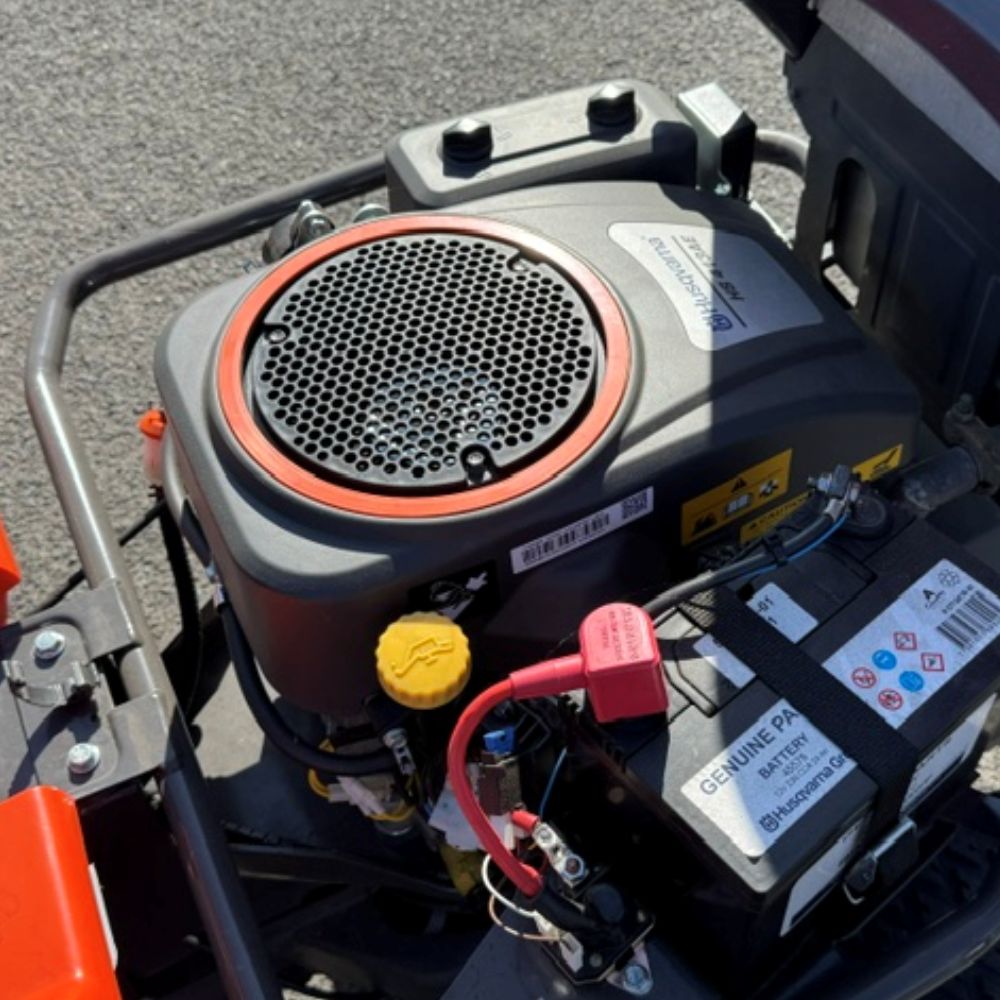 KUBOTA BX2350 60" Side Discharge Compat Tractor (Secondhand) - Image 5