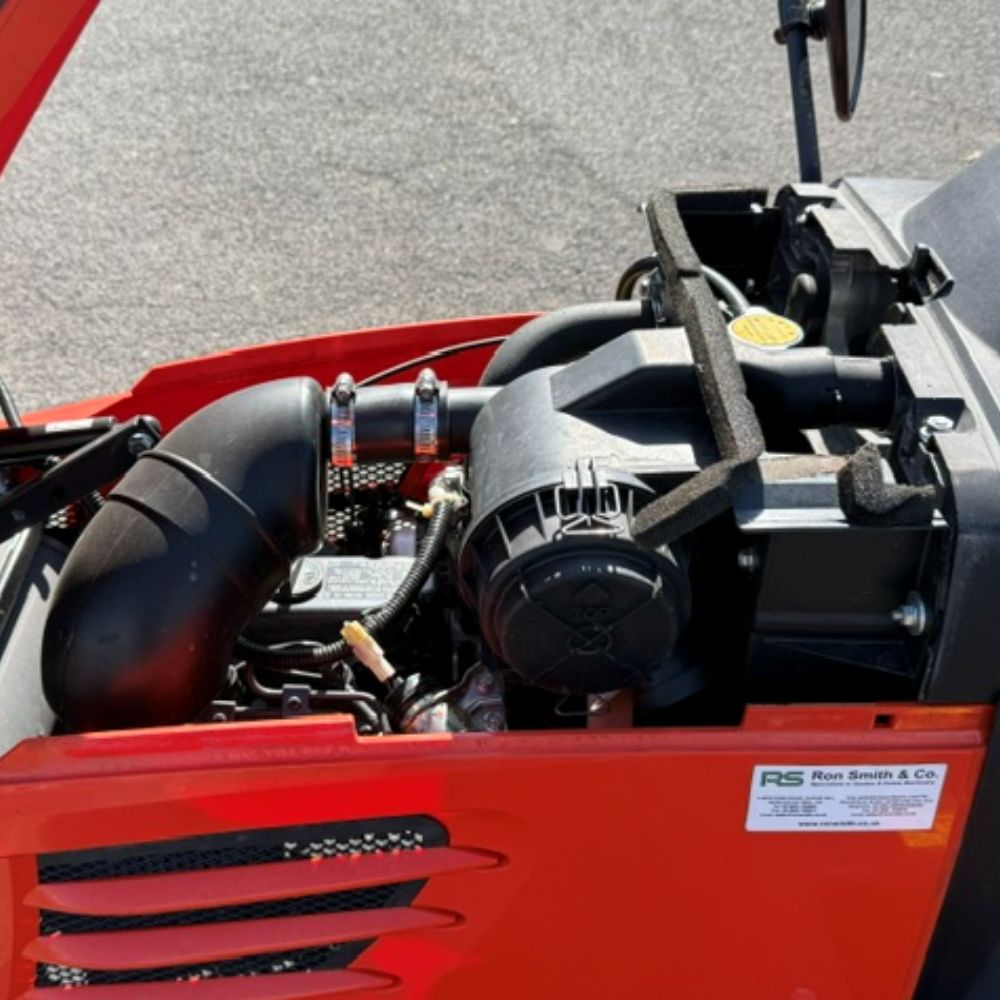 KUBOTA BX2350 60" Side Discharge Compat Tractor (Secondhand) - Image 5