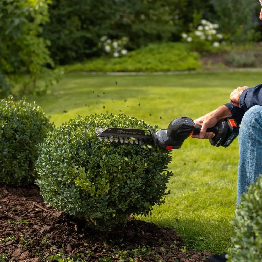 HUSQVARNA Aspire™ S20-P4A Cordless Shrub Shears - Image 2