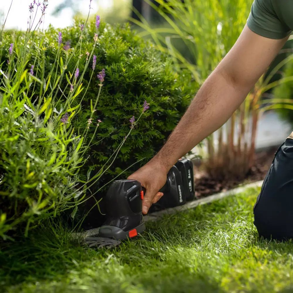 HUSQVARNA Aspire™ S20-P4A Cordless Shrub Shears - Image 3